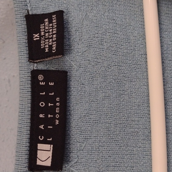 Carole Little 100% wool Blue Cardigan with Intricate Floral Embroidery - Picture 8 of 11